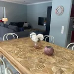 펜션 Strandhaus Sonnenseite Links, Nur 100m Vom Senftenberger 센프텐베르크