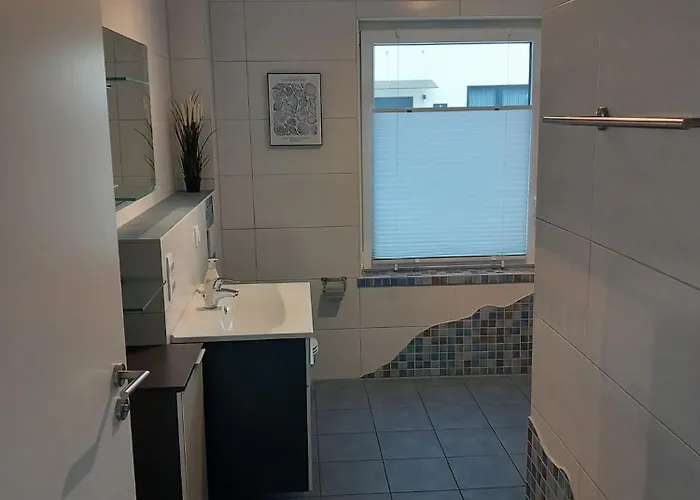 Strandhaus Sonnenseite Links, Nur 100m Vom Senftenberger ゼンフテンベルク