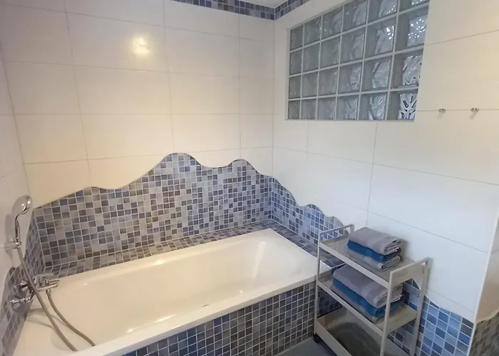 Strandhaus Sonnenseite Links, Nur 100m Vom Senftenberger بيت للعطل سنفتنبرغ